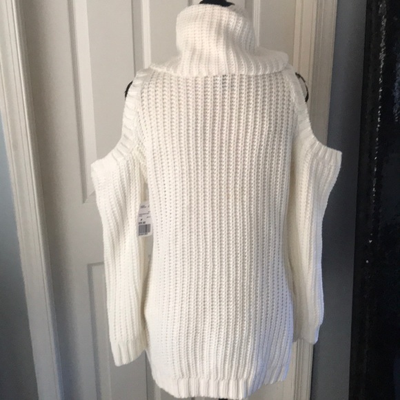 White Cowell Neck sweater NWT - Picture 4 of 4